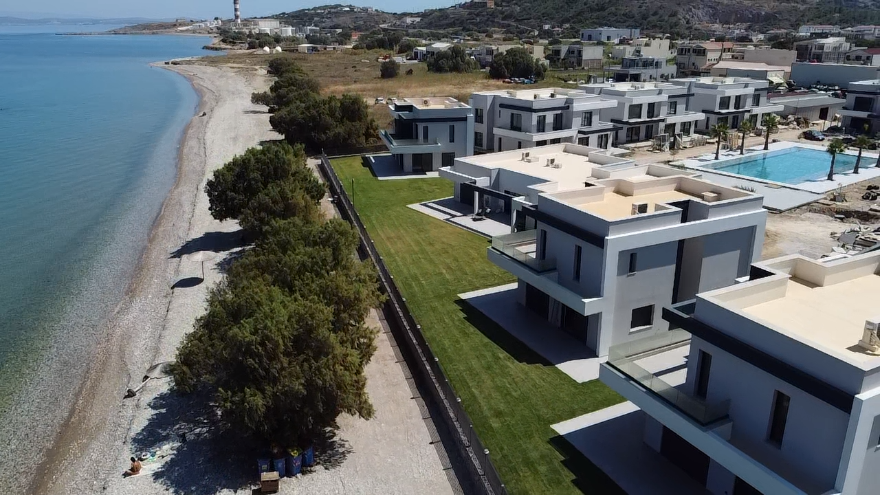 Beachside Houses at Alalina