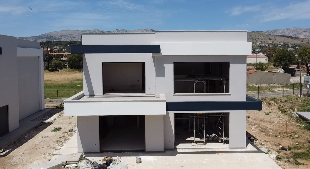 HOUSE 4C
